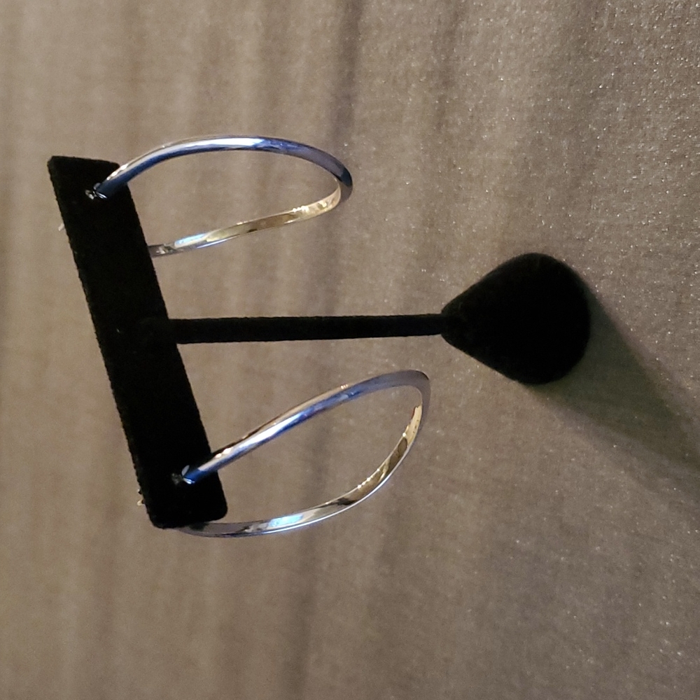 Vicenza Twist Hoop Earrings